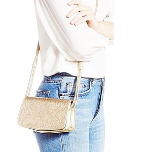 NWT SONDRA ROBERTS CROSSBODY BAG